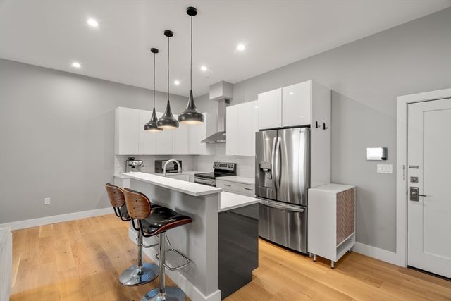 60 Cross St E 328, Somerville, MA 02145