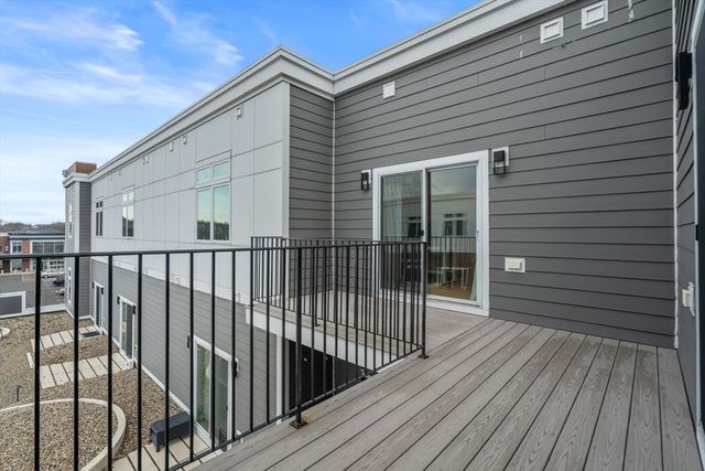 60 Cross St E 328, Somerville, MA 02145