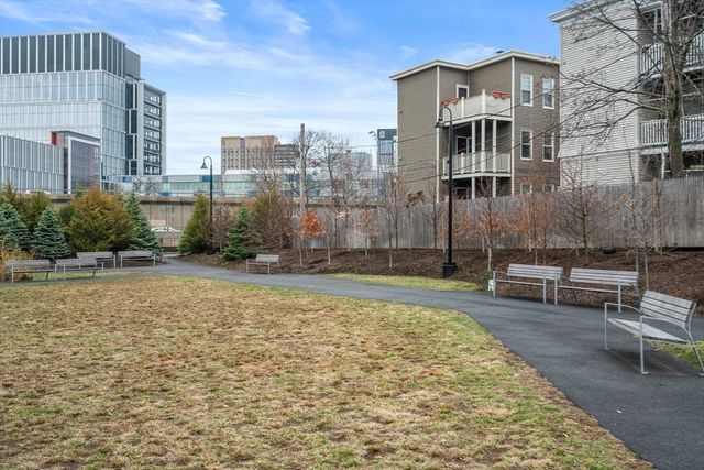 60 Cross St E 328, Somerville, MA 02145