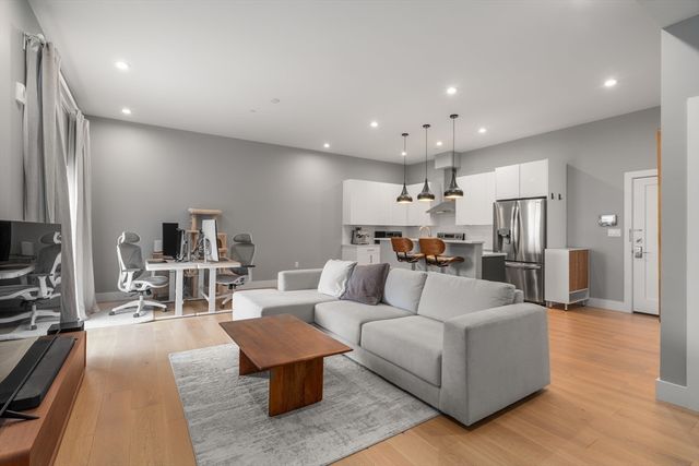 60 Cross St E 328, Somerville, MA 02145