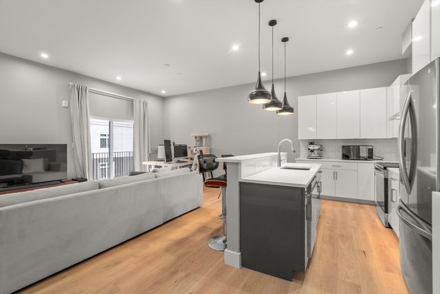 60 Cross St E 328, Somerville, MA 02145