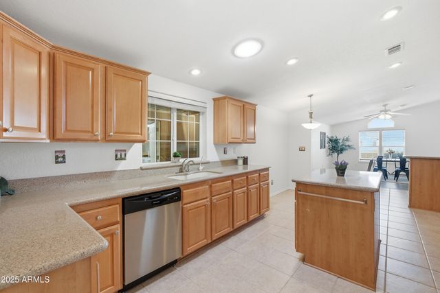 8840 E SUNLAND Avenue 142, Mesa, AZ 85208