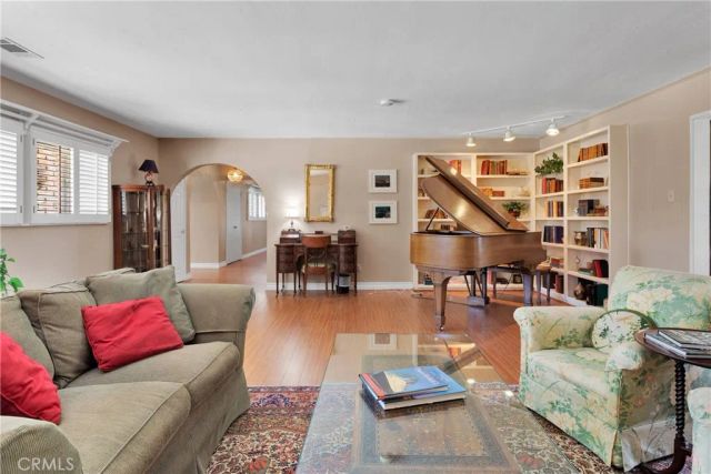 19955 Chickasaw Road, Apple Valley, CA 92307