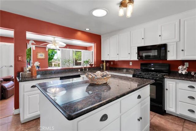 19955 Chickasaw Road, Apple Valley, CA 92307