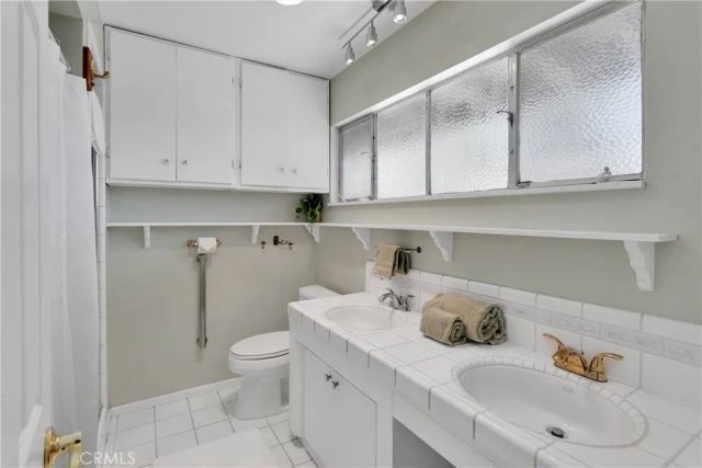 19955 Chickasaw Road, Apple Valley, CA 92307