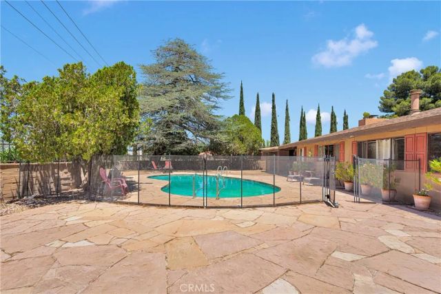 19955 Chickasaw Road, Apple Valley, CA 92307
