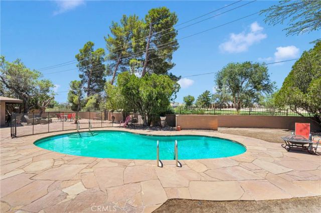 19955 Chickasaw Road, Apple Valley, CA 92307