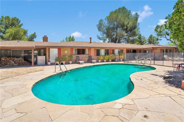 19955 Chickasaw Road, Apple Valley, CA 92307