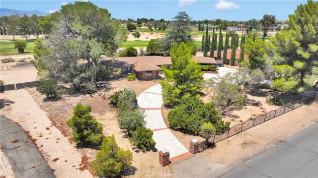 19955 Chickasaw Road, Apple Valley, CA 92307