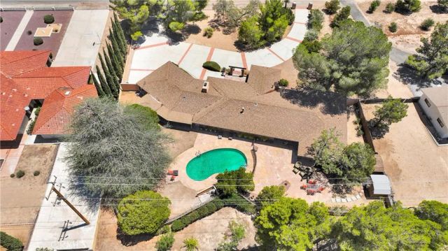 19955 Chickasaw Road, Apple Valley, CA 92307