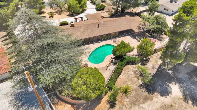 19955 Chickasaw Road, Apple Valley, CA 92307