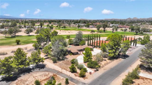 19955 Chickasaw Road, Apple Valley, CA 92307