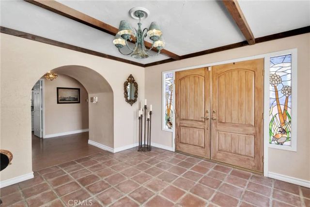 19955 Chickasaw Road, Apple Valley, CA 92307