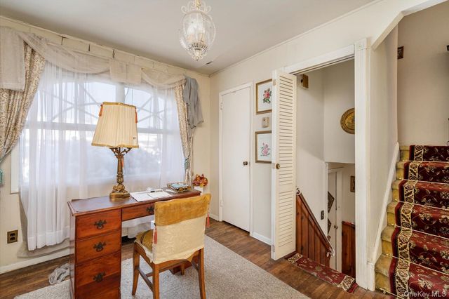 9 Walnut Place, Massapequa, NY 11758