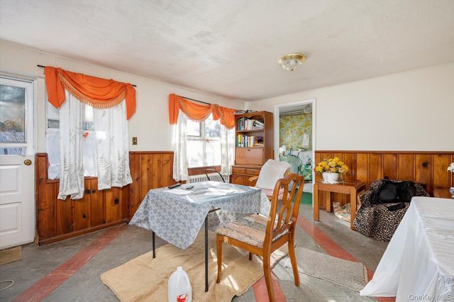 9 Walnut Place, Massapequa, NY 11758