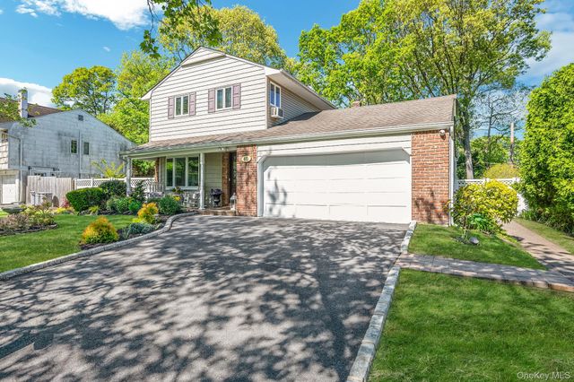 40 Boxwood Drive, Kings Park, NY 11754