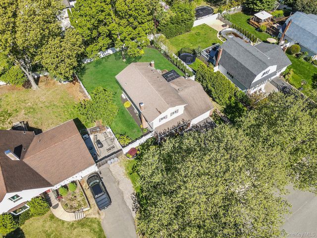 40 Boxwood Drive, Kings Park, NY 11754