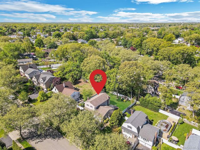 40 Boxwood Drive, Kings Park, NY 11754