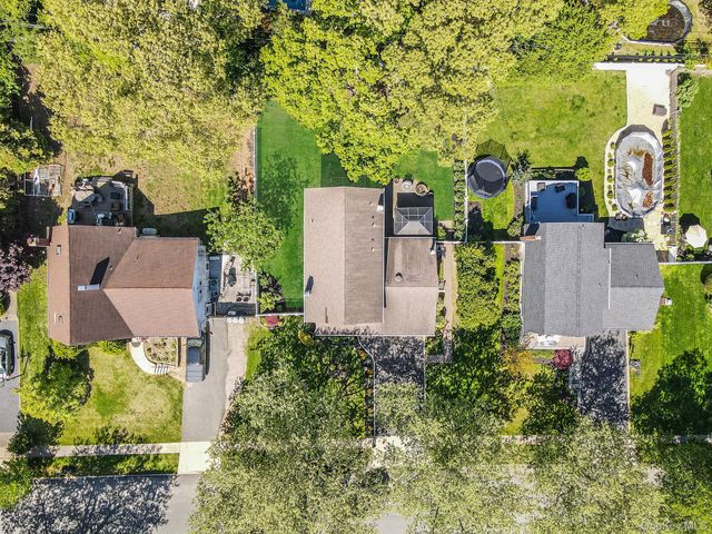 40 Boxwood Drive, Kings Park, NY 11754