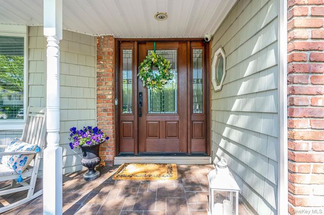 40 Boxwood Drive, Kings Park, NY 11754