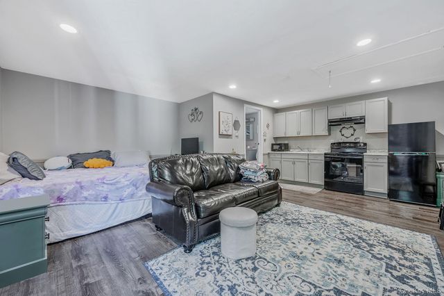 40 Boxwood Drive, Kings Park, NY 11754