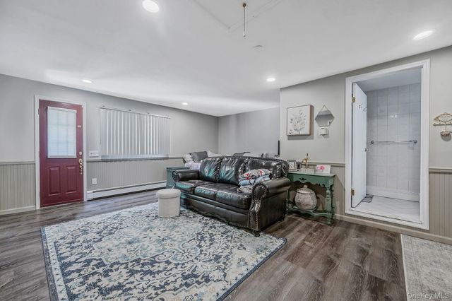40 Boxwood Drive, Kings Park, NY 11754