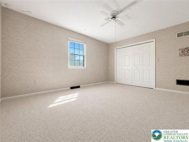 1929 Earls Court, Salisbury Twp, PA 18103