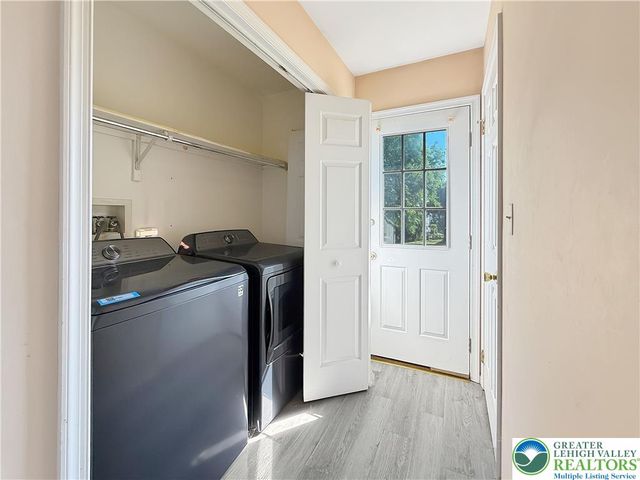 1929 Earls Court, Salisbury Twp, PA 18103