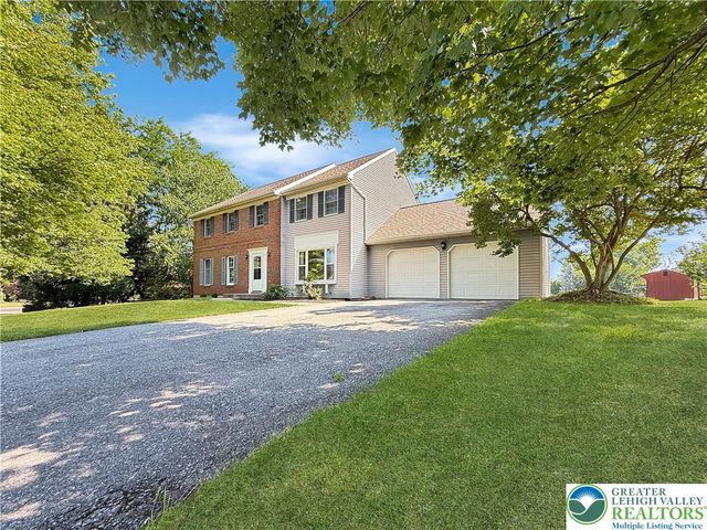 1929 Earls Court, Salisbury Twp, PA 18103