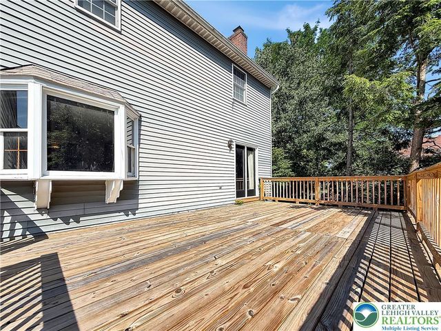 1929 Earls Court, Salisbury Twp, PA 18103