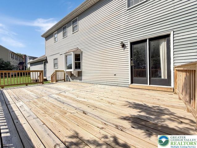 1929 Earls Court, Salisbury Twp, PA 18103
