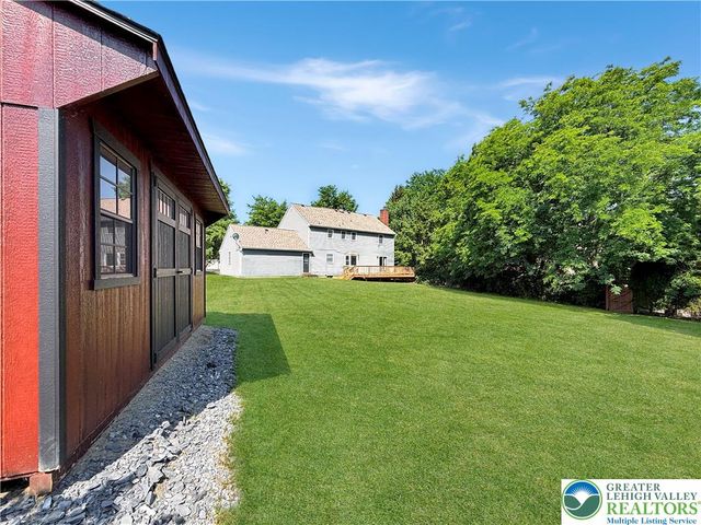 1929 Earls Court, Salisbury Twp, PA 18103