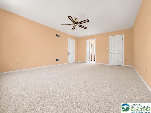 1929 Earls Court, Salisbury Twp, PA 18103