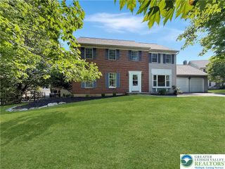 1929 Earls Court, Salisbury Twp, PA 18103