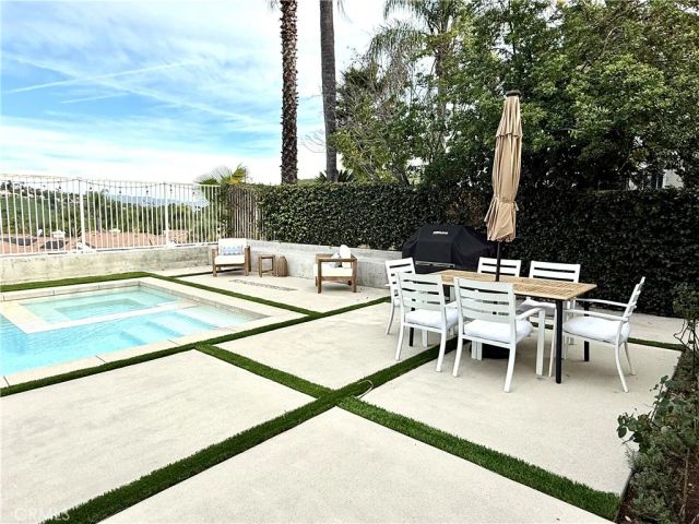 24725 Calle Serranona, Calabasas, CA 91302