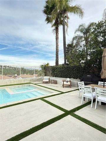 24725 Calle Serranona, Calabasas, CA 91302