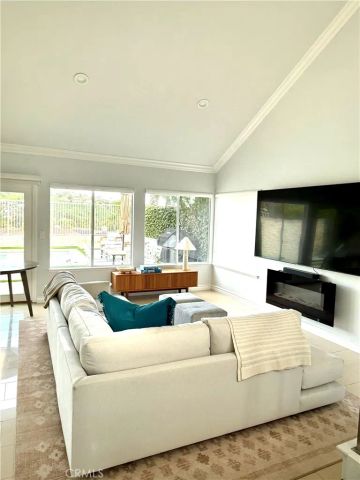 24725 Calle Serranona, Calabasas, CA 91302