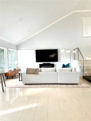 24725 Calle Serranona, Calabasas, CA 91302