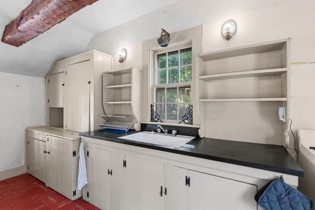 6 Forest Road, Hancock, NH 03449