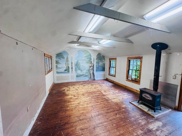 6 Forest Road, Hancock, NH 03449