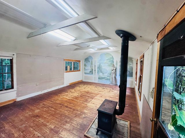 6 Forest Road, Hancock, NH 03449