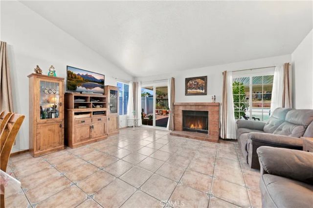 41181 Mountain Pride Drive, Murrieta, CA 92562