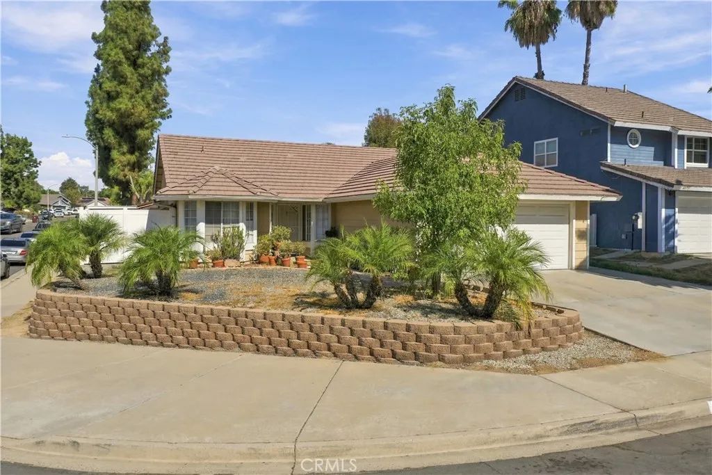 41181 Mountain Pride Drive, Murrieta, CA 92562