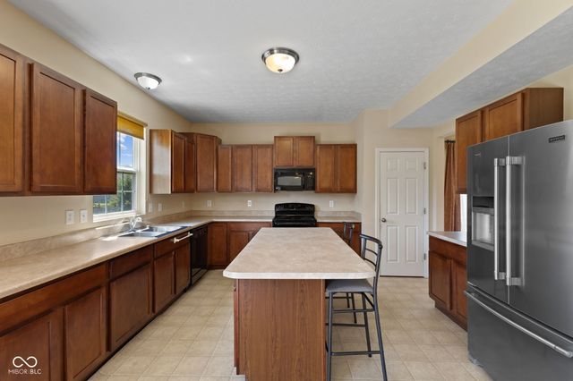 5973 Oakhaven Drive, Greenwood, IN 46142