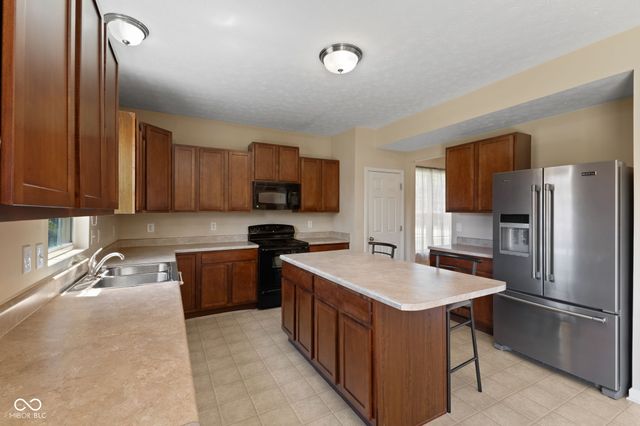 5973 Oakhaven Drive, Greenwood, IN 46142