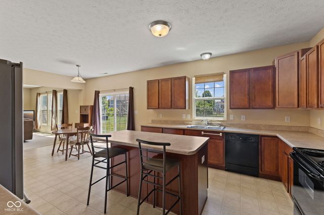 5973 Oakhaven Drive, Greenwood, IN 46142