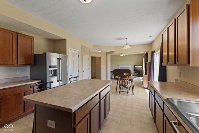 5973 Oakhaven Drive, Greenwood, IN 46142
