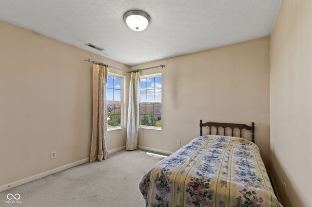 5973 Oakhaven Drive, Greenwood, IN 46142