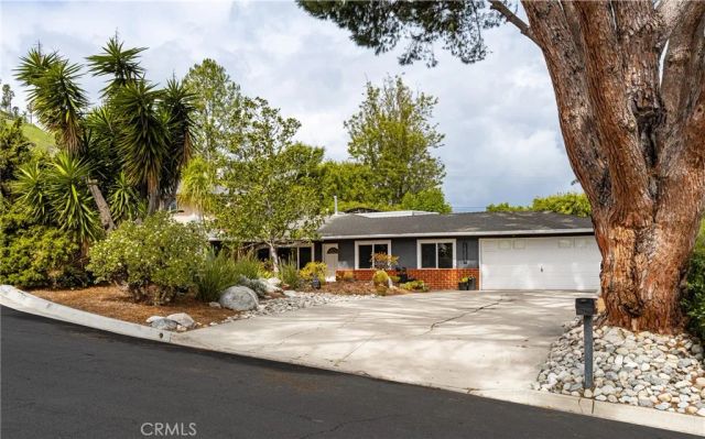 19301 Maynard Way, North Tustin, CA 92705