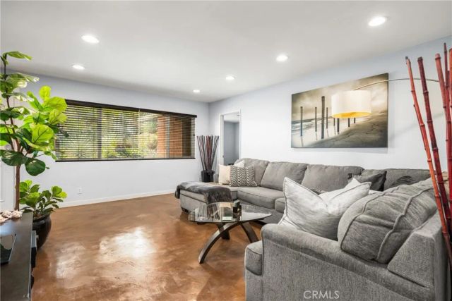 19301 Maynard Way, North Tustin, CA 92705